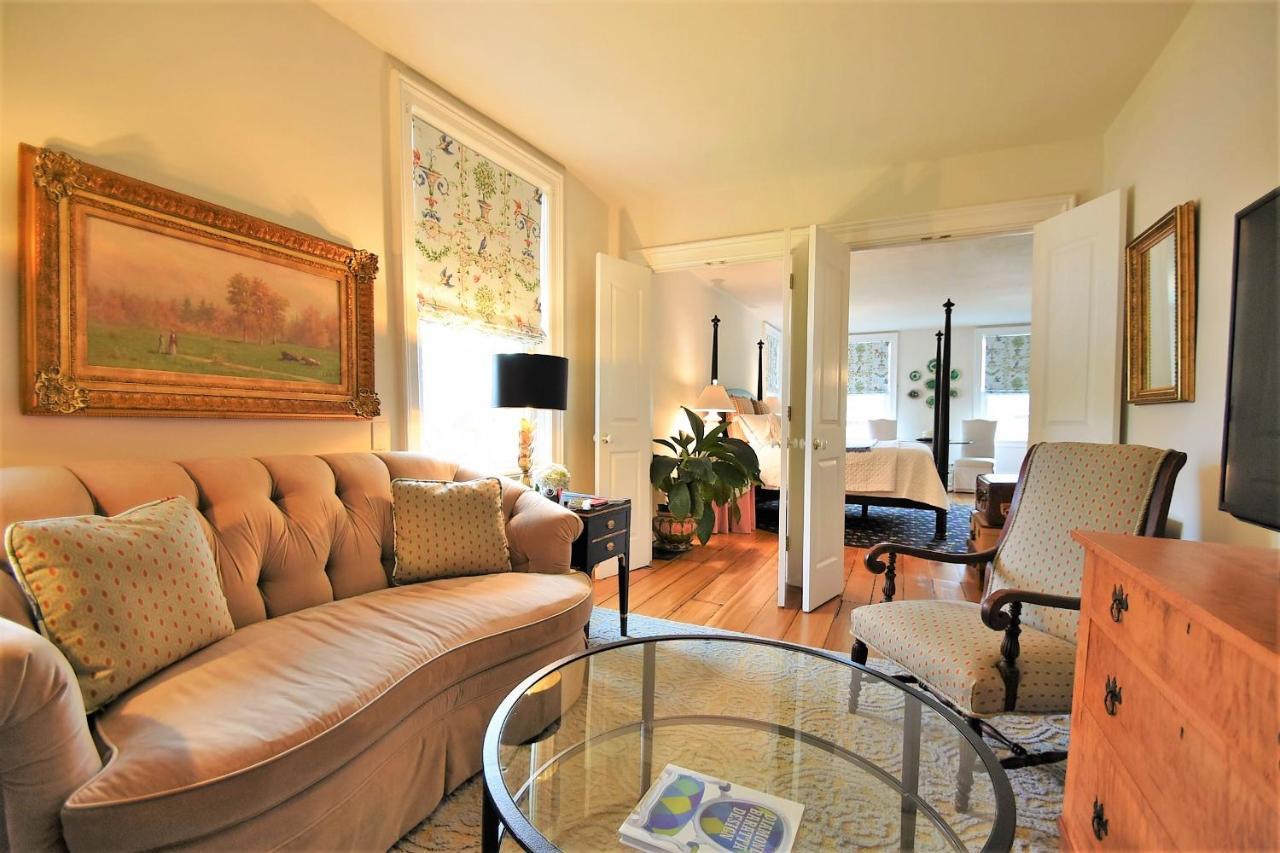 34 State "Historic Luxury Suites" سكانيتيليس المظهر الخارجي الصورة